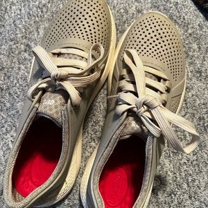 Crocs literide pacer tennis shoes